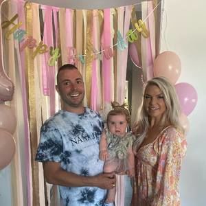 Meet your Posher, Ash